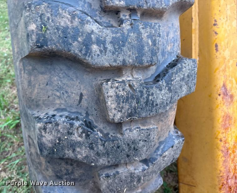 image for item DY0511 1977 John Deere 444 wheel loader