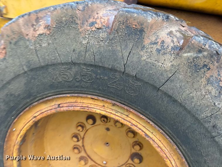 image for item DY0511 1977 John Deere 444 wheel loader