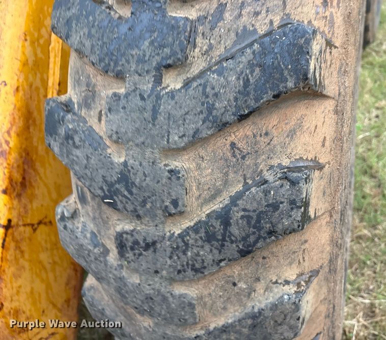 image for item DY0511 1977 John Deere 444 wheel loader