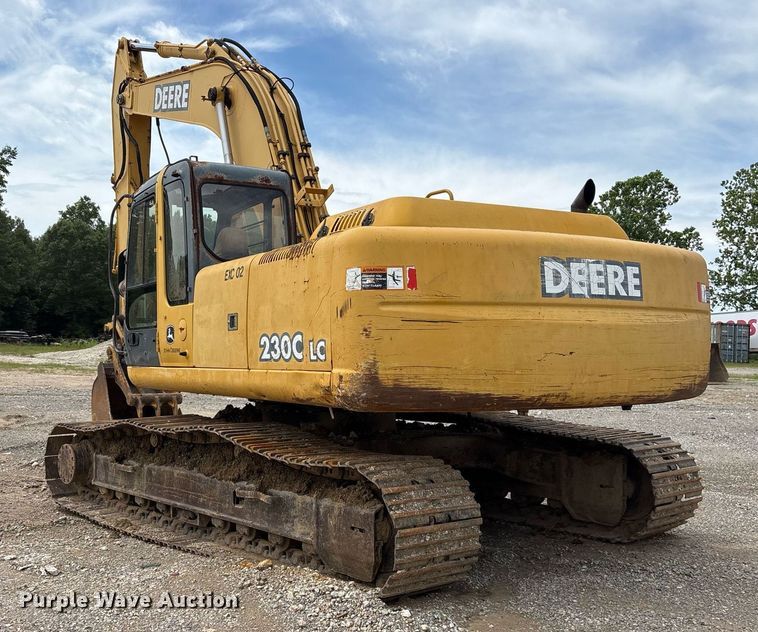 image for item DY0517 2002 John Deere 230C LC excavator