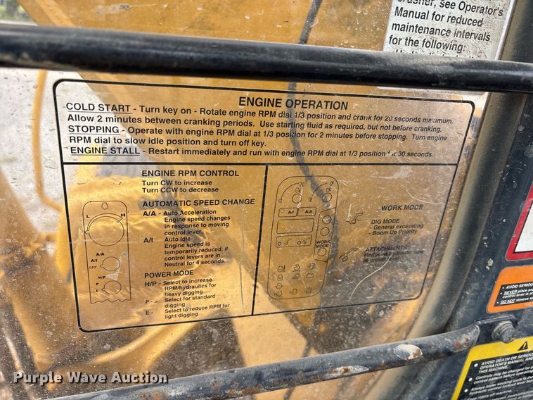 image for item DY0517 2002 John Deere 230C LC excavator