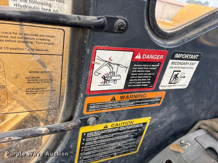 image for item DY0517 2002 John Deere 230C LC excavator