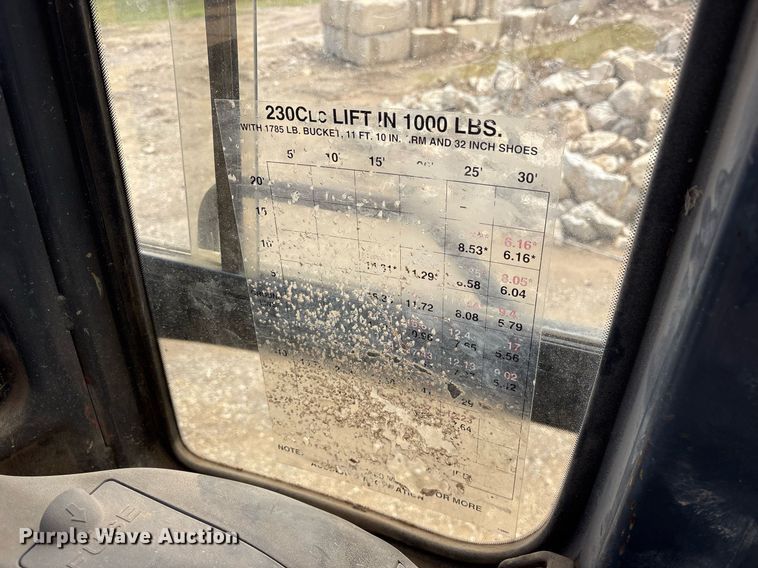 image for item DY0517 2002 John Deere 230C LC excavator