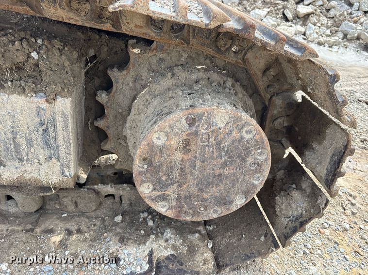 image for item DY0517 2002 John Deere 230C LC excavator