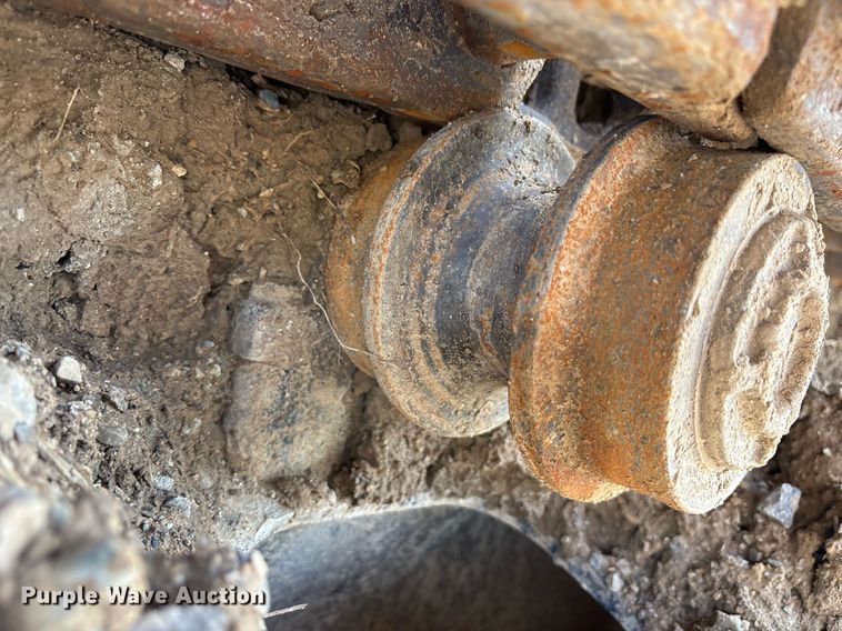 image for item DY0517 2002 John Deere 230C LC excavator