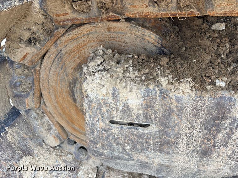 image for item DY0517 2002 John Deere 230C LC excavator