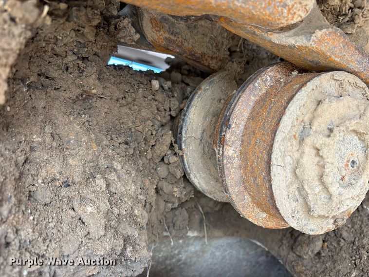 image for item DY0517 2002 John Deere 230C LC excavator