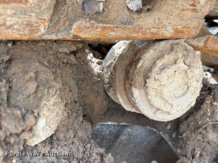 image for item DY0517 2002 John Deere 230C LC excavator