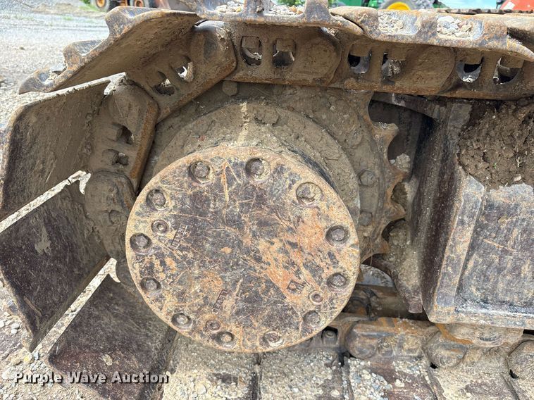 image for item DY0517 2002 John Deere 230C LC excavator