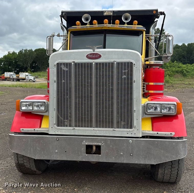 image for item DY0524 1988 Peterbilt dump truck