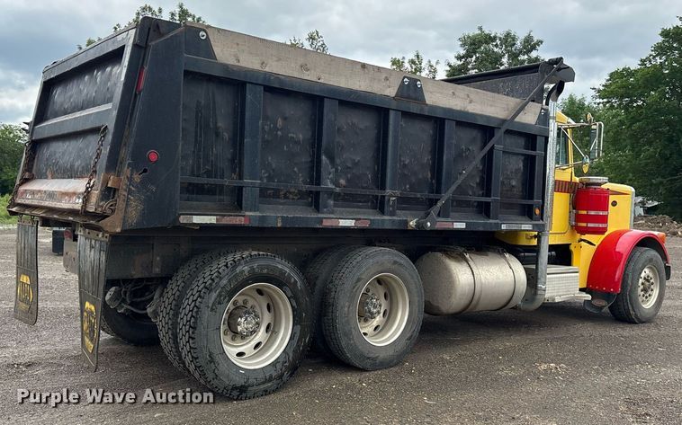 image for item DY0524 1988 Peterbilt dump truck