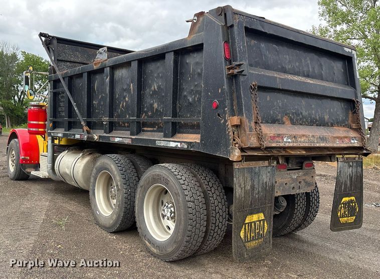 image for item DY0524 1988 Peterbilt dump truck