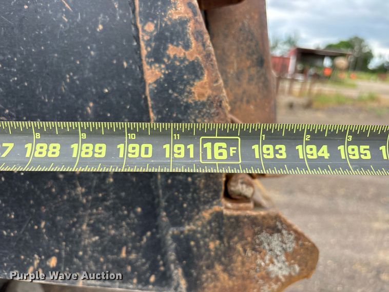 image for item DY0524 1988 Peterbilt dump truck