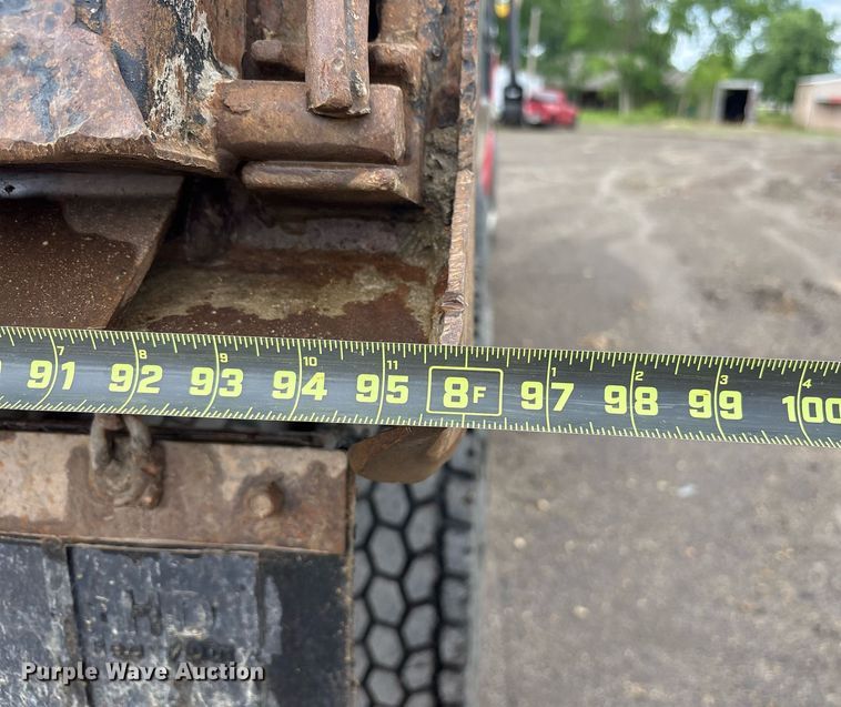 image for item DY0524 1988 Peterbilt dump truck