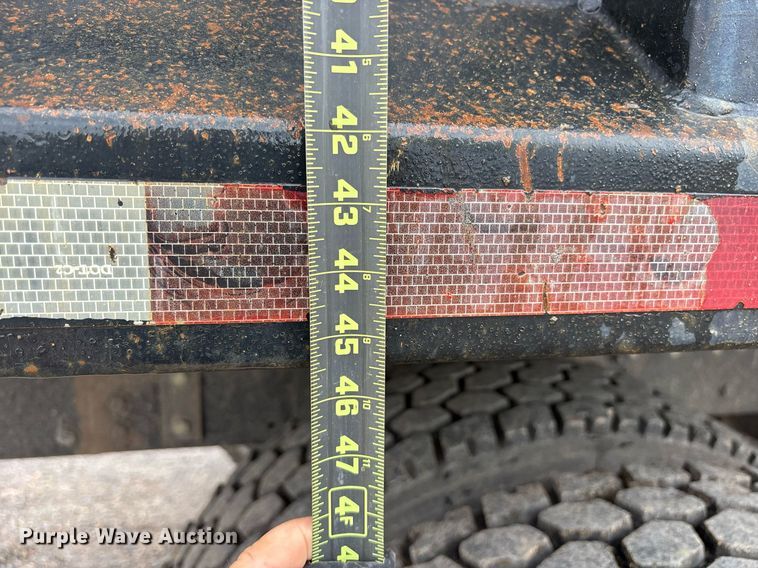 image for item DY0524 1988 Peterbilt dump truck