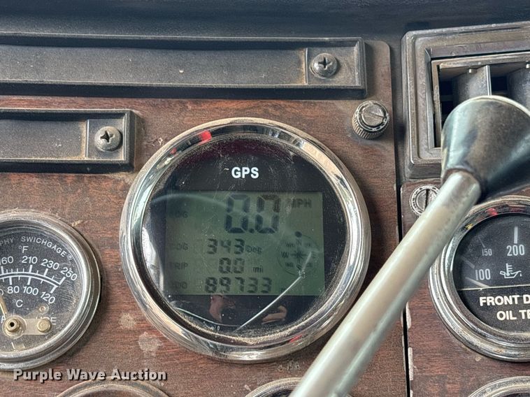 image for item DY0524 1988 Peterbilt dump truck