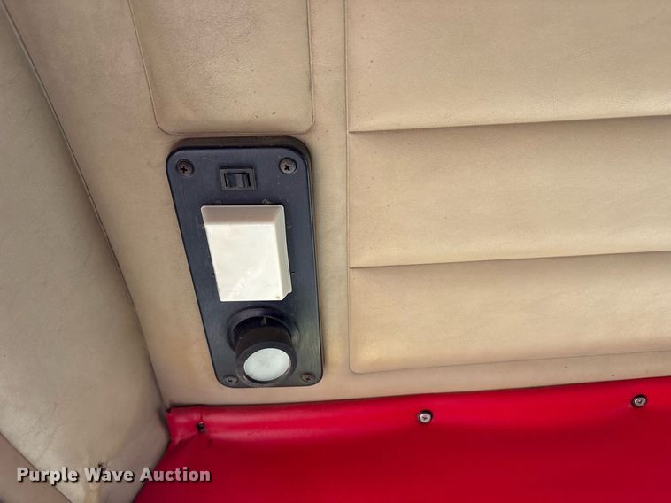 image for item DY0524 1988 Peterbilt dump truck