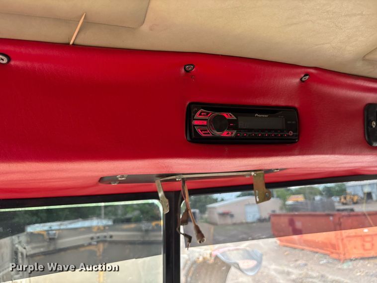 image for item DY0524 1988 Peterbilt dump truck