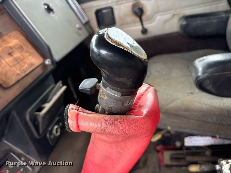 image for item DY0524 1988 Peterbilt dump truck