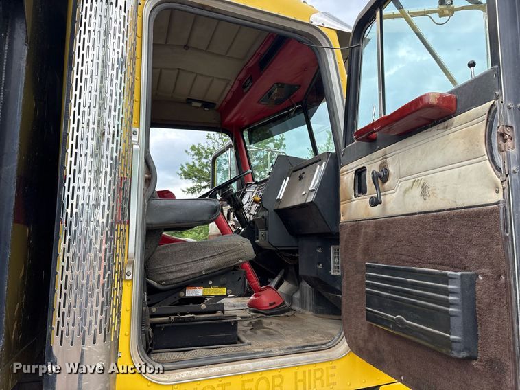 image for item DY0524 1988 Peterbilt dump truck