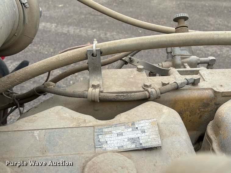 image for item DY0524 1988 Peterbilt dump truck