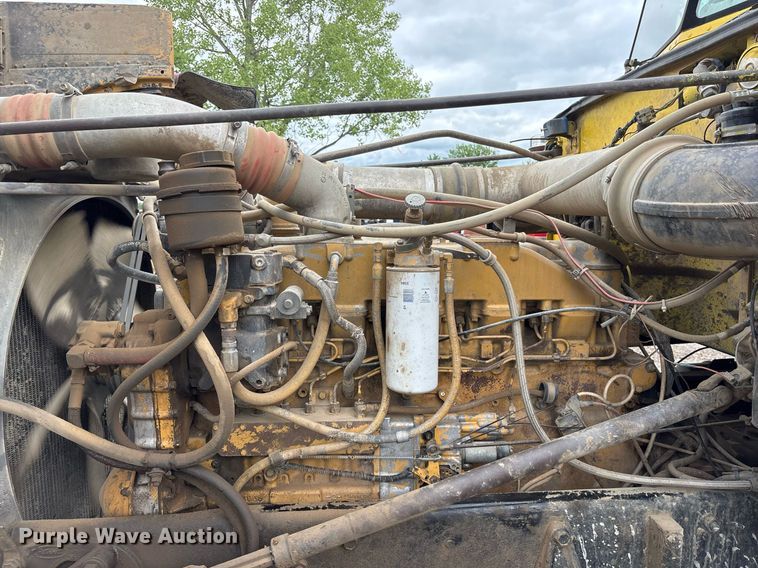 image for item DY0524 1988 Peterbilt dump truck