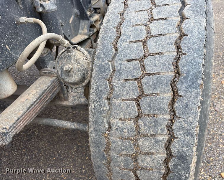 image for item DY0524 1988 Peterbilt dump truck