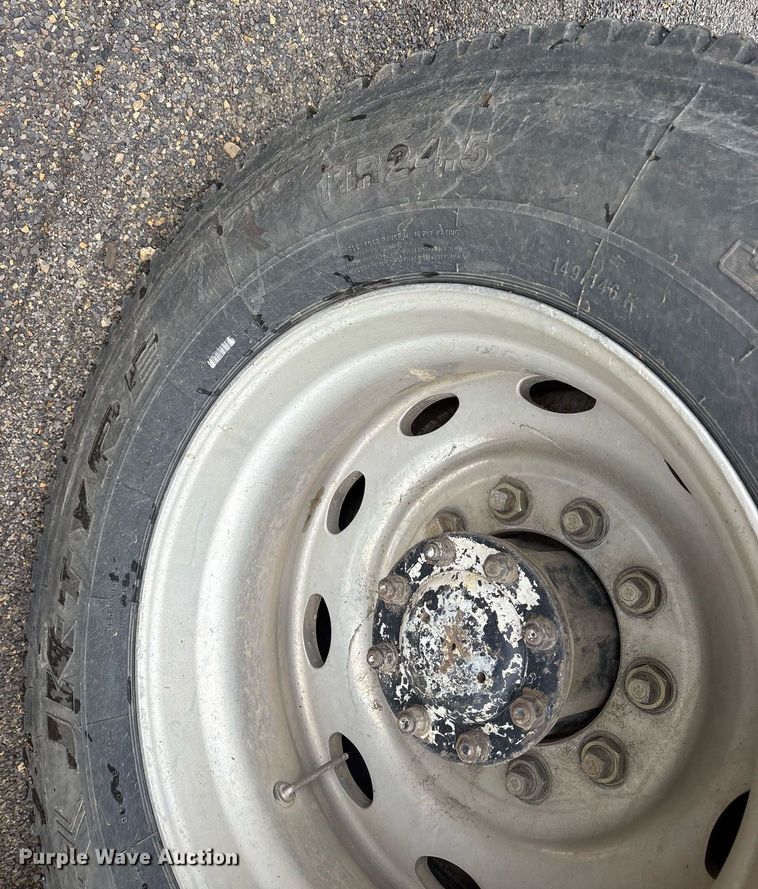 image for item DY0524 1988 Peterbilt dump truck