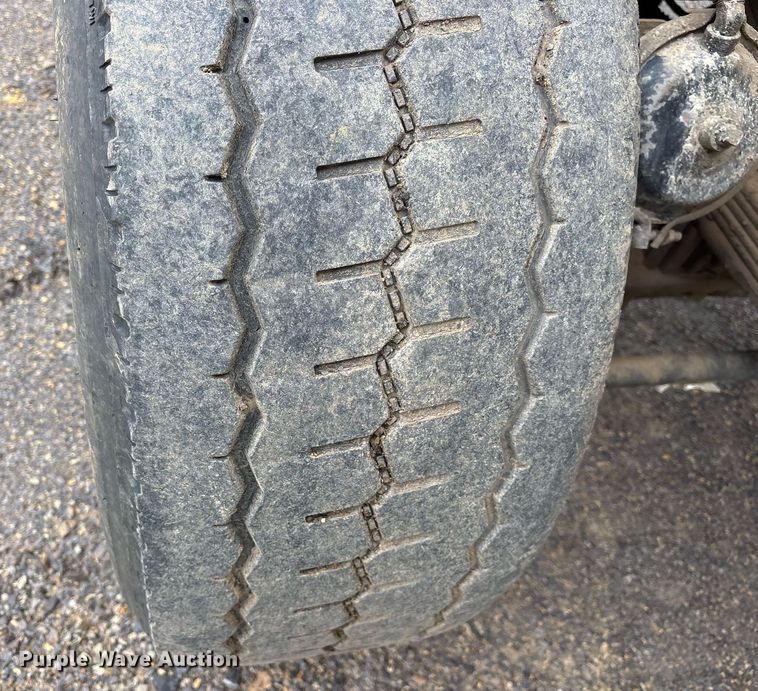 image for item DY0524 1988 Peterbilt dump truck