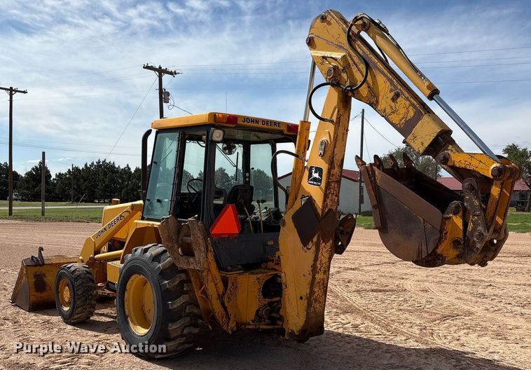 image for item DY2501 1989 John Deere 410C backhoe