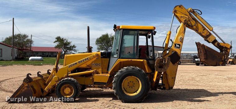 image for item DY2501 1989 John Deere 410C backhoe