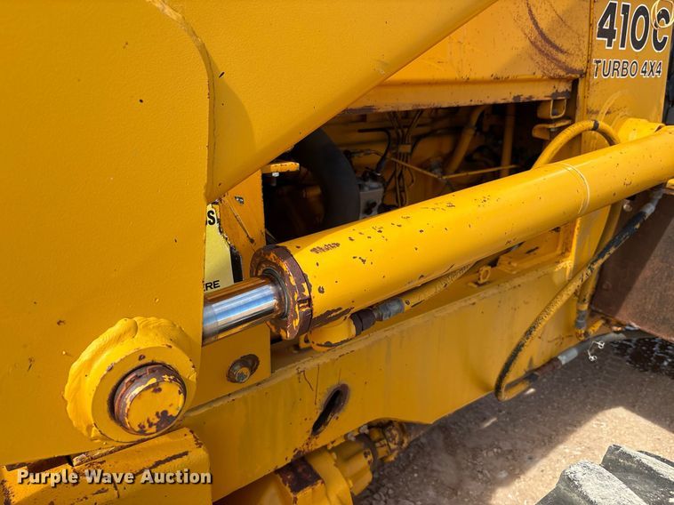 image for item DY2501 1989 John Deere 410C backhoe