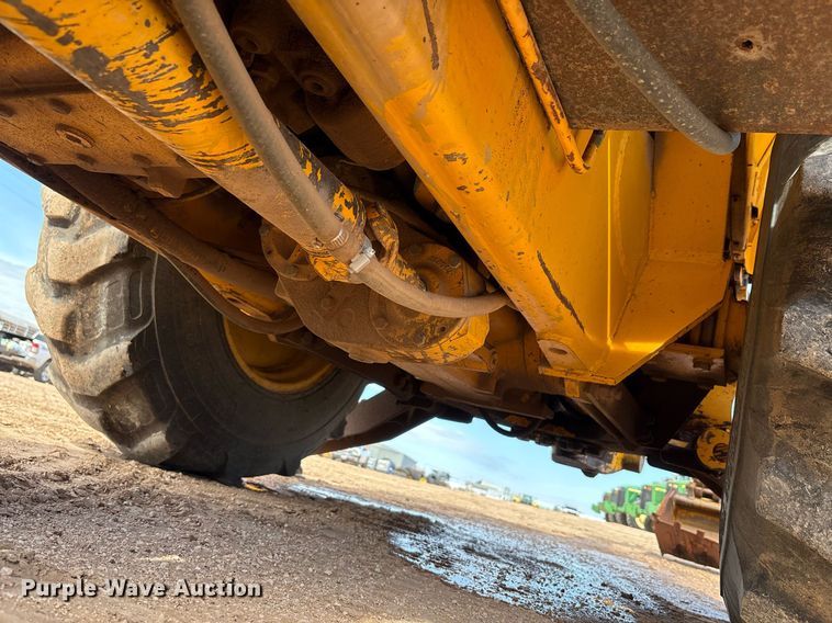 image for item DY2501 1989 John Deere 410C backhoe