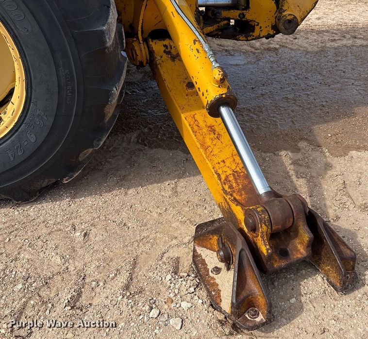 image for item DY2501 1989 John Deere 410C backhoe