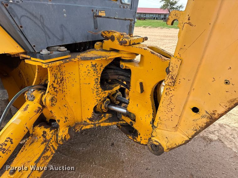 image for item DY2501 1989 John Deere 410C backhoe