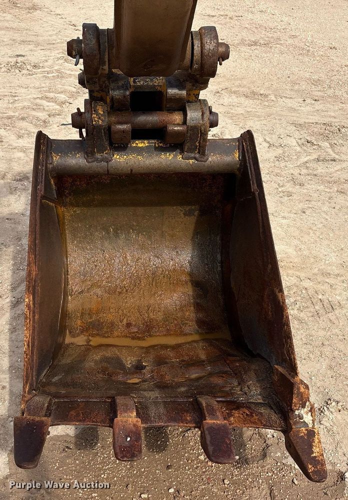 image for item DY2501 1989 John Deere 410C backhoe