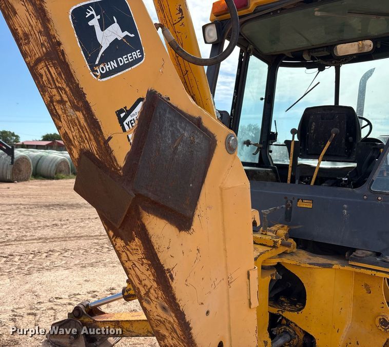 image for item DY2501 1989 John Deere 410C backhoe