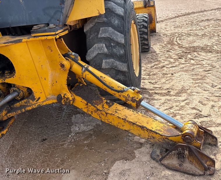 image for item DY2501 1989 John Deere 410C backhoe