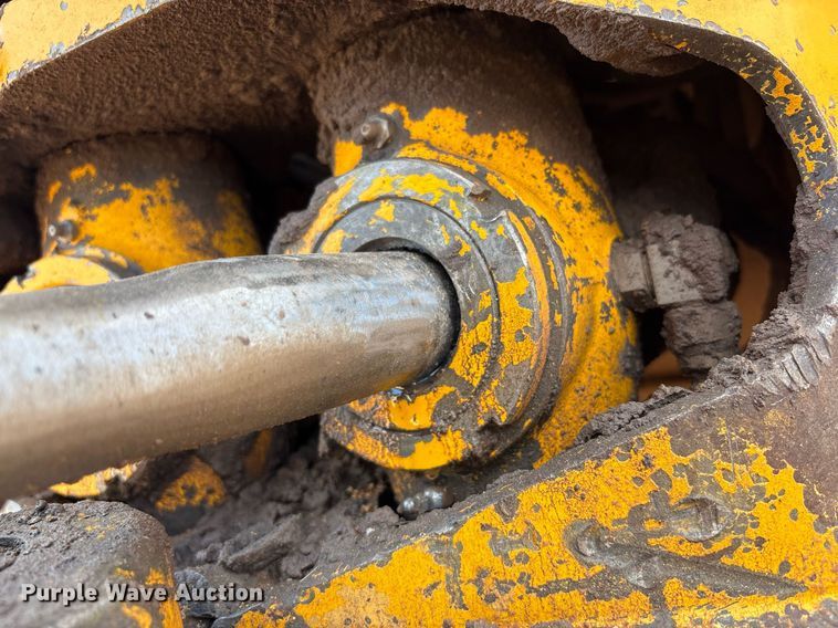 image for item DY2501 1989 John Deere 410C backhoe