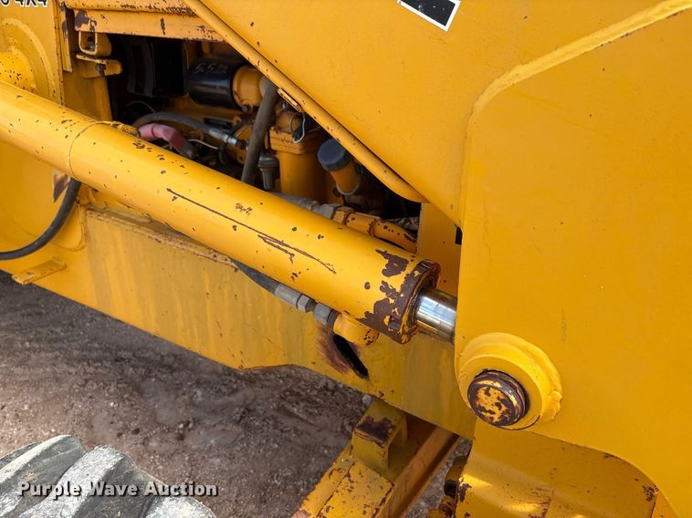 image for item DY2501 1989 John Deere 410C backhoe