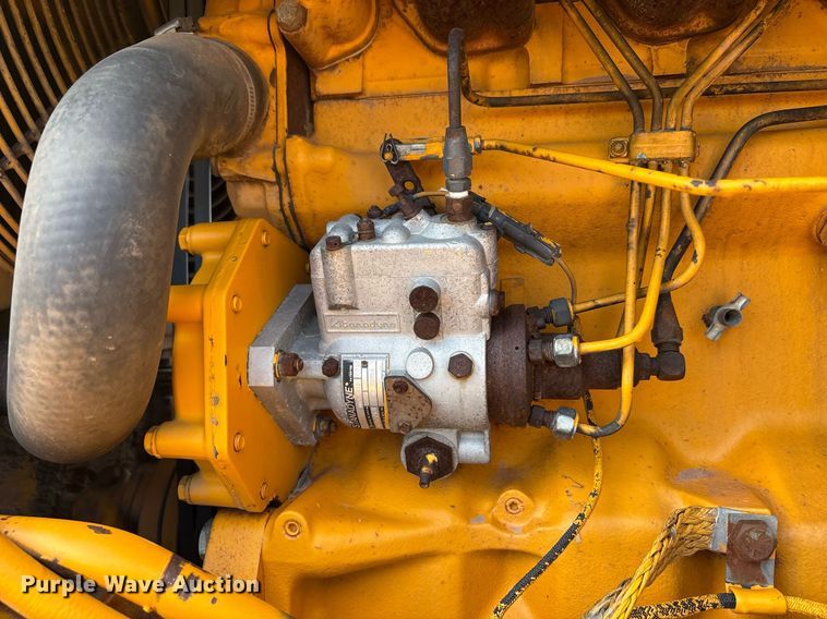 image for item DY2501 1989 John Deere 410C backhoe