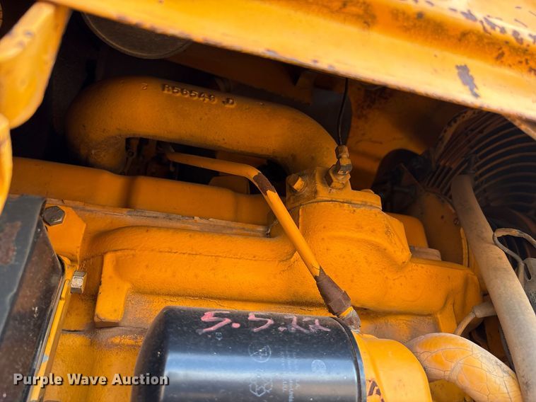 image for item DY2501 1989 John Deere 410C backhoe