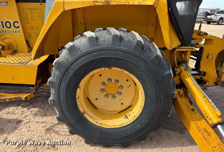 image for item DY2501 1989 John Deere 410C backhoe