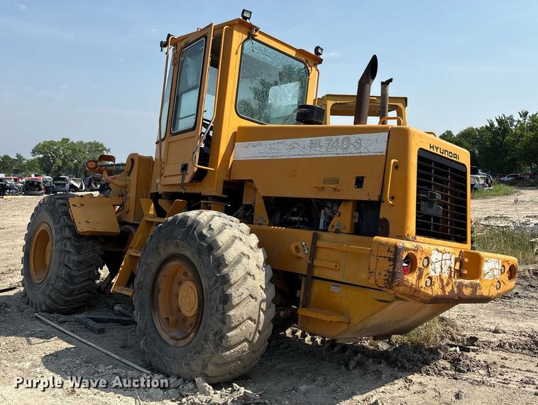 image for item DY2521 2001 Hyundai HL740-3 wheel loader