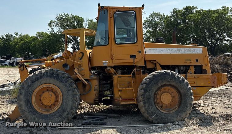 image for item DY2521 2001 Hyundai HL740-3 wheel loader