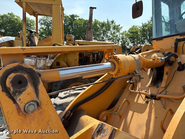 image for item DY2521 2001 Hyundai HL740-3 wheel loader