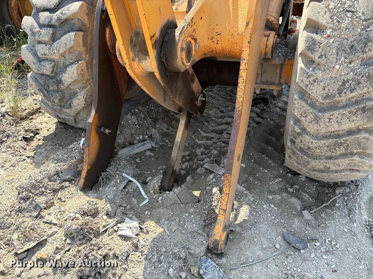 image for item DY2521 2001 Hyundai HL740-3 wheel loader