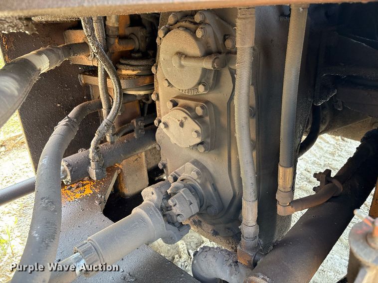 image for item DY2521 2001 Hyundai HL740-3 wheel loader