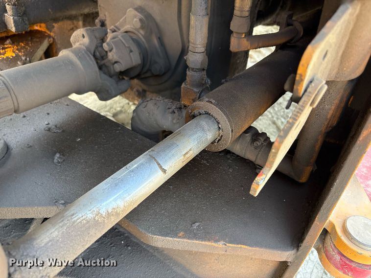 image for item DY2521 2001 Hyundai HL740-3 wheel loader