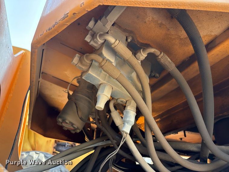 image for item DY2521 2001 Hyundai HL740-3 wheel loader